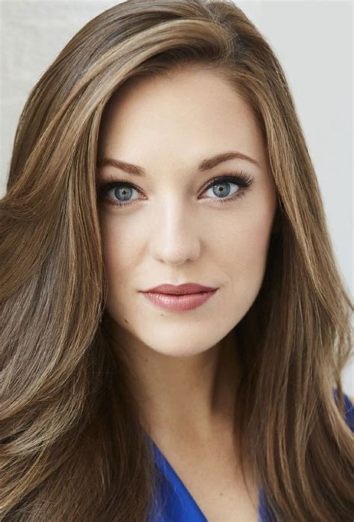 Laura Osnes 
