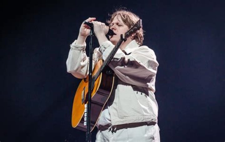 Lewis Capaldi Makes his Relationship with Ellie MacDowall Public as They attended the BRITs Afterparty Together! Lewis Capaldi