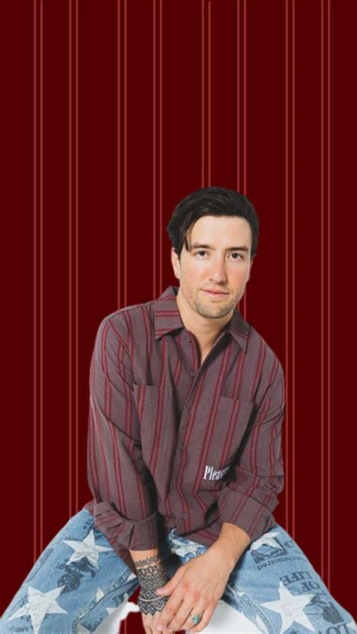 Logan Henderson's pet Falco