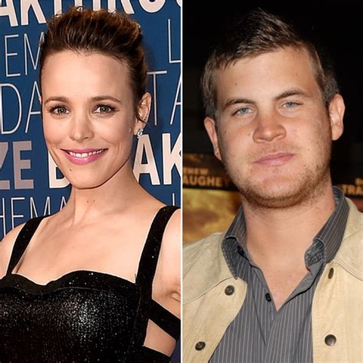 Rachel McAdams dated Michael Sheen.