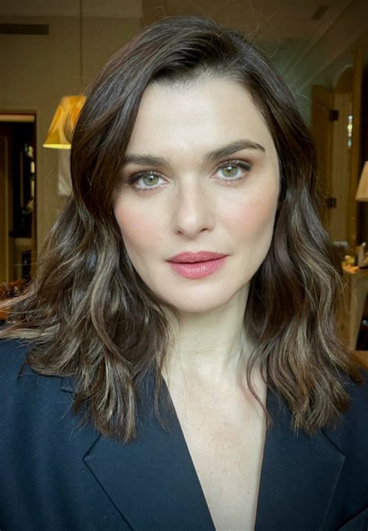 Rachel Weisz's profile image.