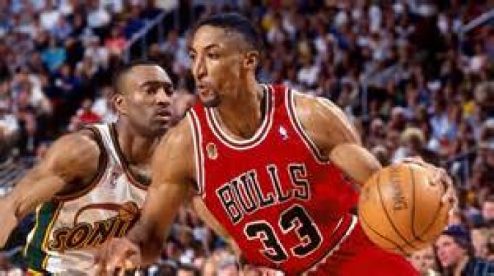 Scottie Pippen's old photo with his family.