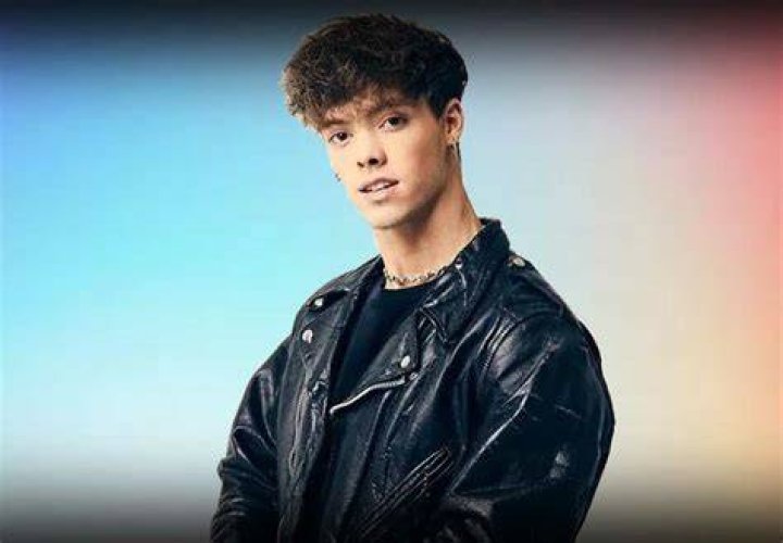 Zach Herron's pet No Pets (Zach Herron)